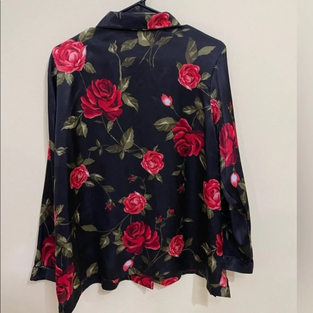 Morgan Taylor Black & Red Floral Long Sleeve Satin Like Pajama Set Size L EUC - Picture 6 of 8